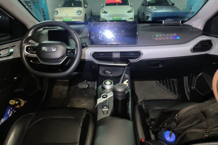 Used Geometry A 2021 Pro Enjoy High-Dimensional Range Edition 430KM A430 Easy-Drive Version Center Console