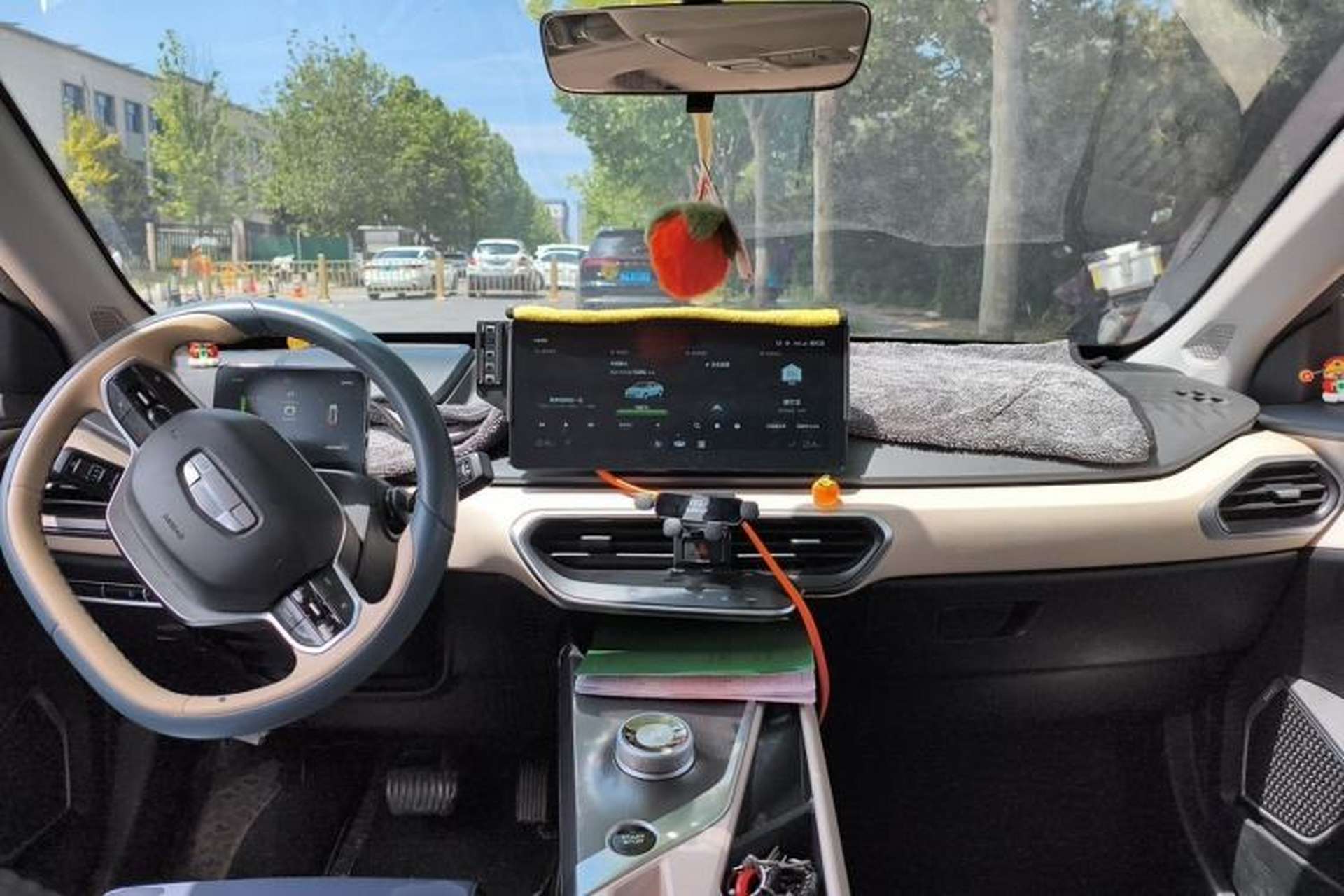 Used Geometry A 2021 Pro Enhanced High-Efficiency Range Version 600 KM A600 Chanyou Edition Center Console
