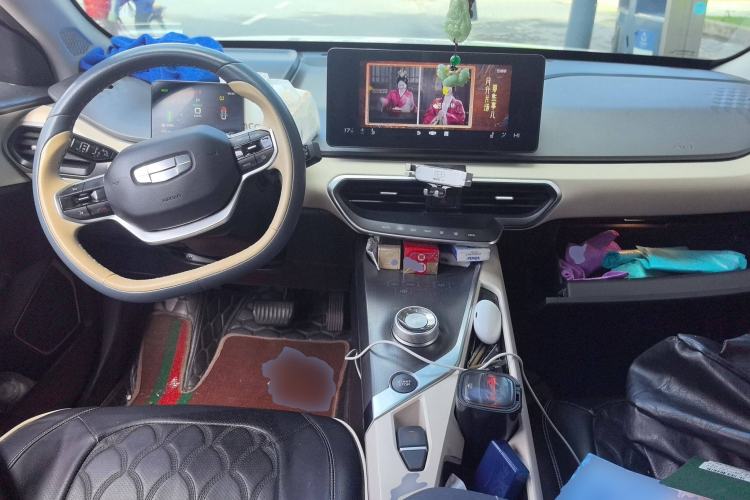 Used Geometry A 2021 Pro Enhanced High-Efficiency Range Version 600KM A600 Asian Games Edition Center Console
