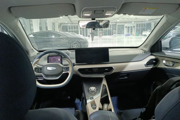 Used Geometry A 2021 Pro Enhanced High-Efficiency Range Version 600KM A600 Asian Games Edition Center Console