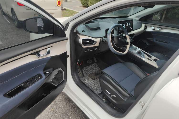 Used Geometry A 2021 Pro Enhanced High-Efficiency Range Version 600 km A600 Cubic Edition Driver Seat