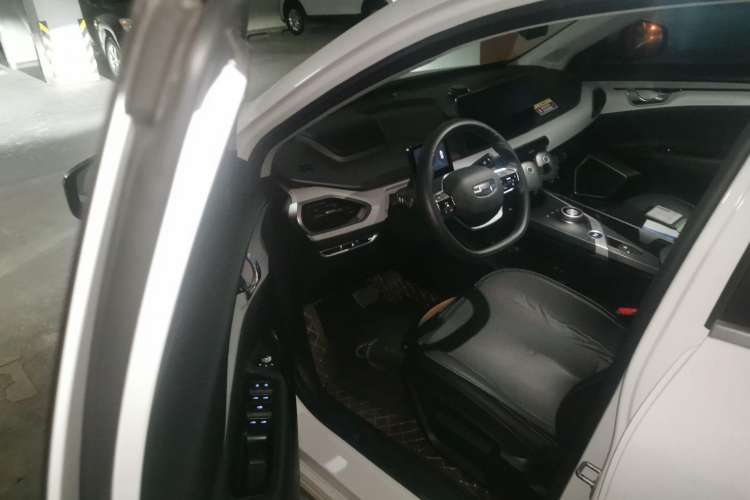 Used Geometry A 2021 Pro Enjoy High-Dimensional Range Edition 430KM A430 Easy-Drive Version Driver Seat