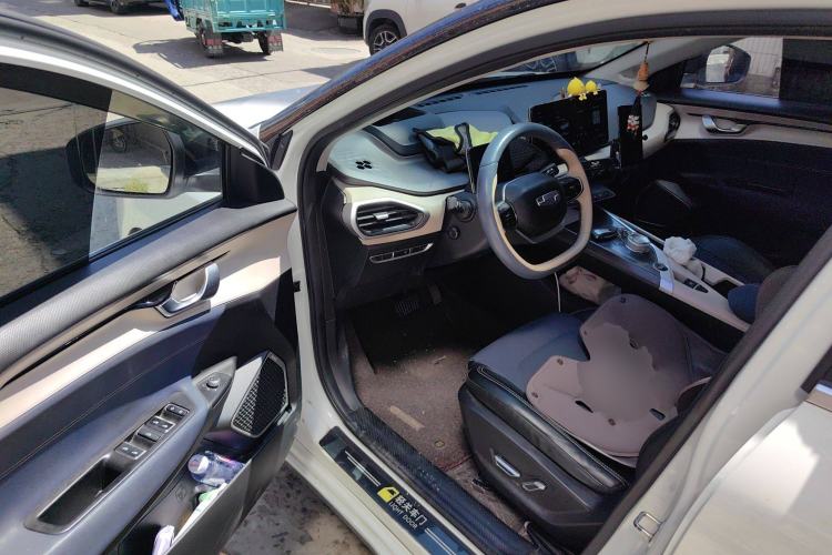 Used Geometry A 2021 Pro Enhanced High-Efficiency Range Version 600 km A600 Cubic Edition Driver Seat