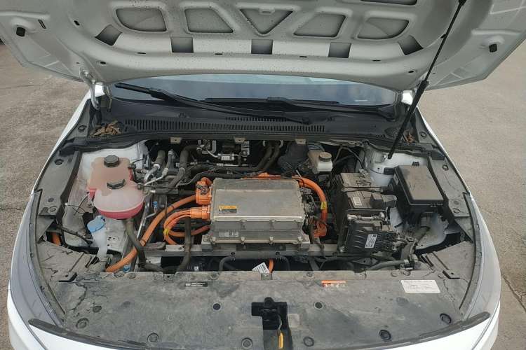 Used Geometry A 2021 Pro Enhanced High-Efficiency Range Version 600KM A600 PowerCube Edition Engine Bay
