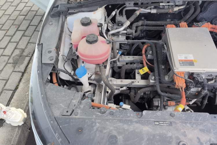 Used Geometry A 2021 Pro Enhanced High-Efficiency Range Version 600KM A600 Asian Games Edition Engine Bay Right