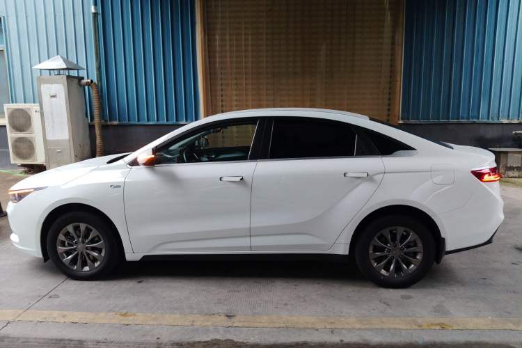 Used Geometry A 2021 Pro Enjoy High-Dimensional Range Edition 430KM A430 Easy-Drive Version Exterior 3