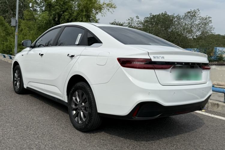 Used Geometry A 2021 Pro Enjoy High-Dimensional Range Edition 430KM A430 Easy-Drive Version Exterior 4