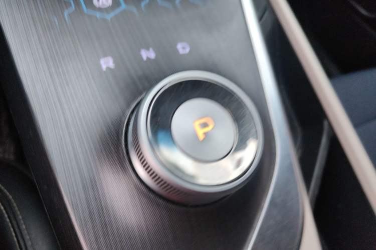 Used Geometry A 2021 Pro Enhanced High-Efficiency Range Version 600 km A600 Cubic Edition Gear Lever