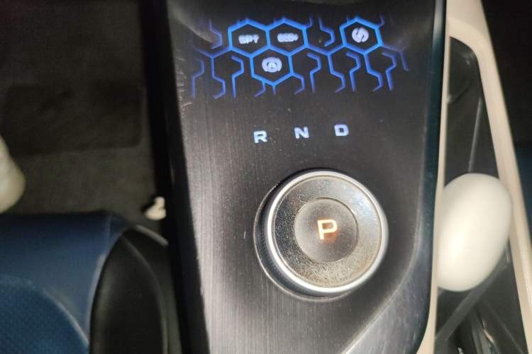 Used Geometry A 2021 Pro Enhanced High-Efficiency Range Version 600 km A600 Cubic Edition Gear Lever