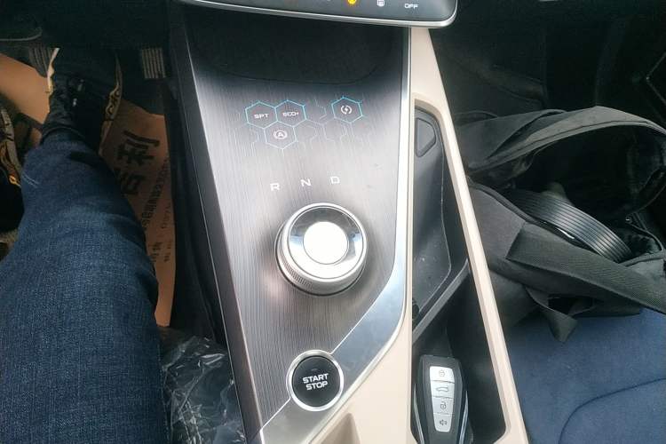 Used Geometry A 2021 Pro Enhanced High-Efficiency Range Version 600KM A600 PowerCube Edition Gear Lever