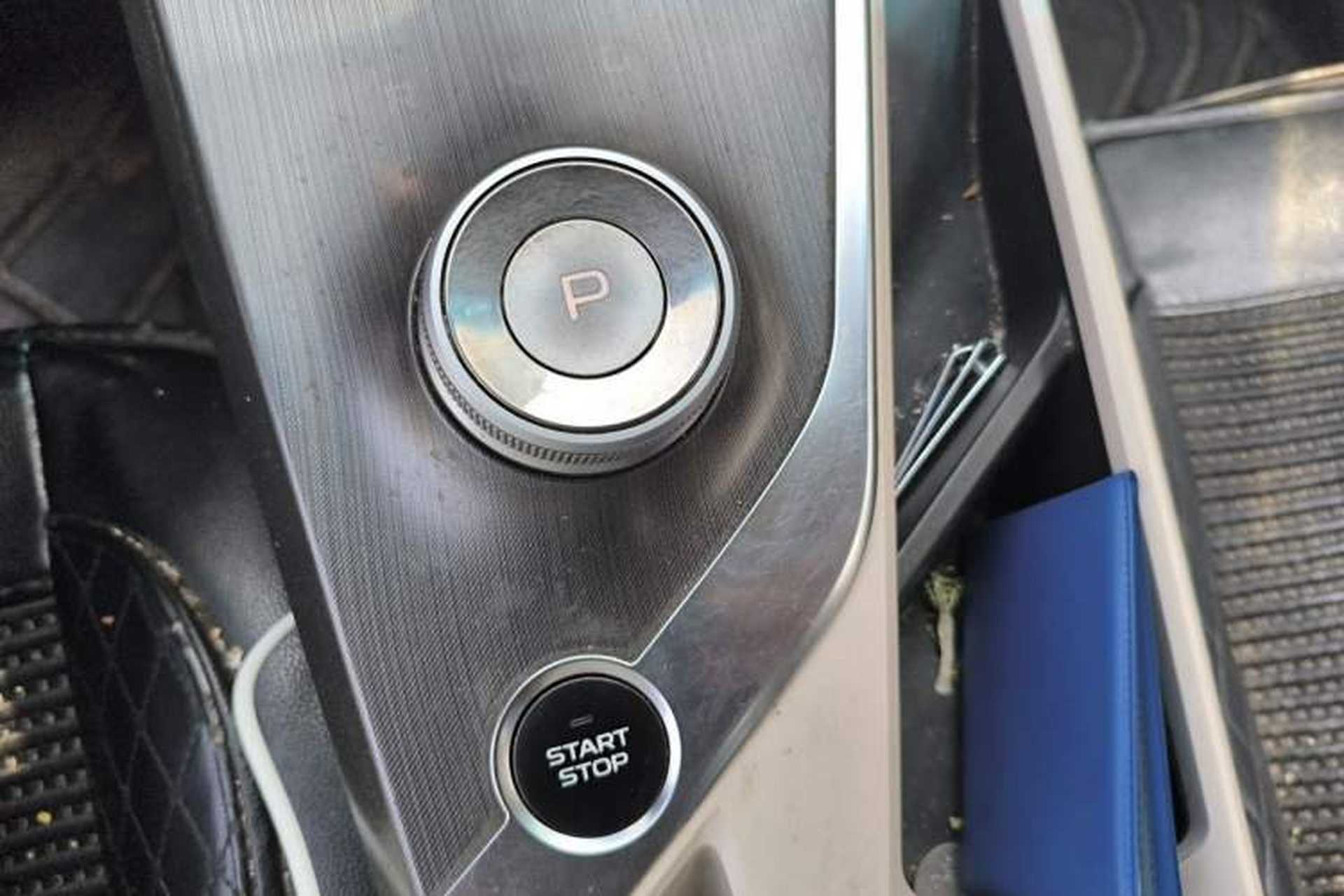 Used Geometry A 2021 Pro Enhanced High-Efficiency Range Version 600 km A600 Cubic Edition Gear Lever