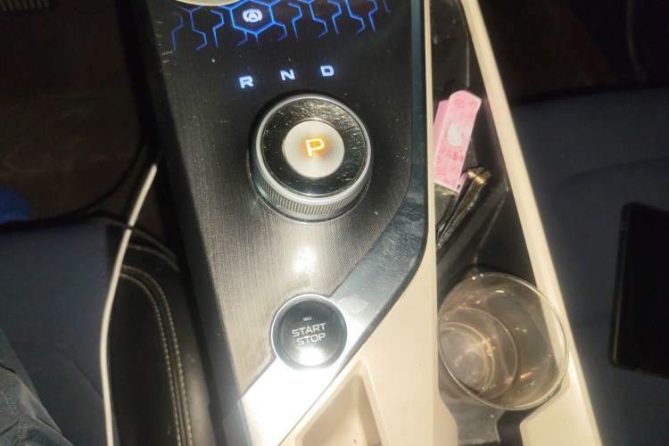 Used Geometry A 2021 Pro Enhanced High-Efficiency Range Version 600 KM A600 Chanyou Edition Gear Lever