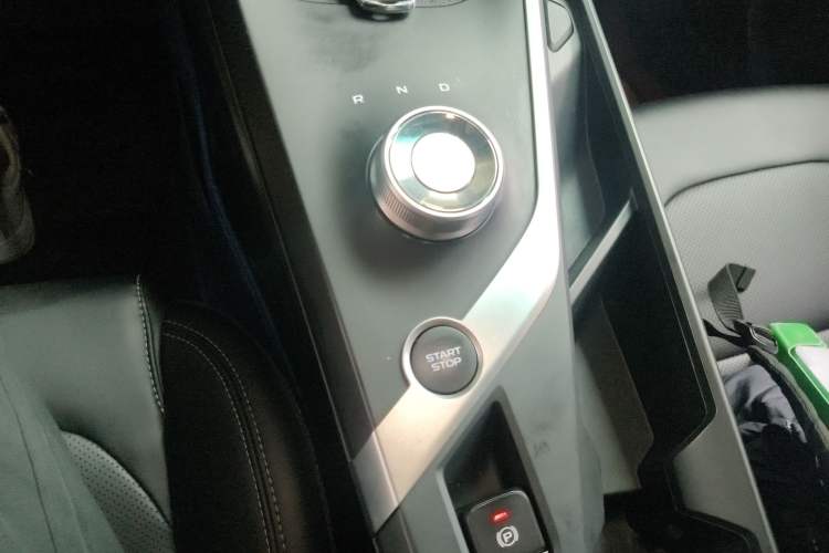 Used Geometry A 2021 Pro Enjoy High-Dimensional Range Edition 430KM A430 Easy-Drive Version Gear Lever