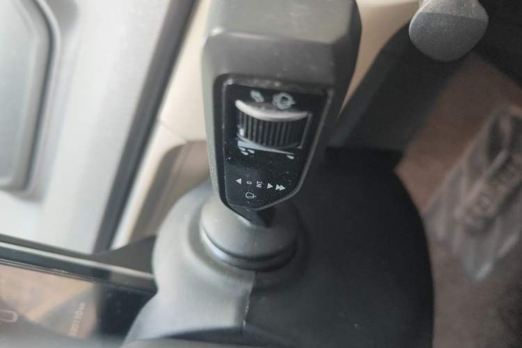 Used Geometry A 2021 Pro Enhanced High-Efficiency Range Version 600 KM A600 Chanyou Edition Gear Lever