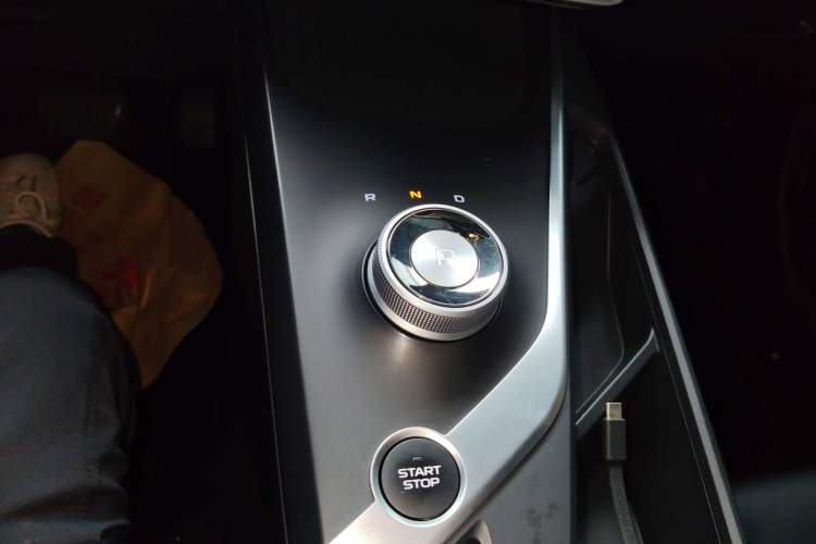 Used Geometry A 2021 Pro Enjoy High-Dimensional Range Edition 430KM A430 Easy-Drive Version Gear Lever