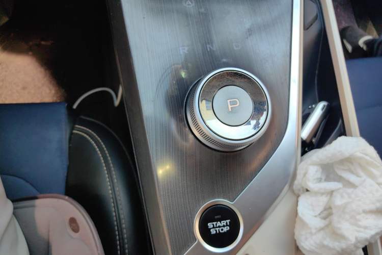 Used Geometry A 2021 Pro Enhanced High-Efficiency Range Version 600 km A600 Cubic Edition Gear Lever