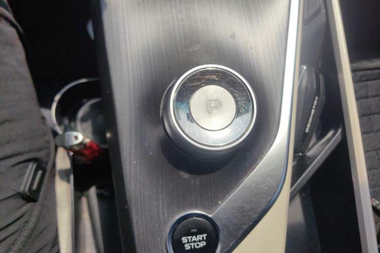 Used Geometry A 2021 Pro Enhanced High-Efficiency Range Version 600KM A600 Asian Games Edition Gear Lever