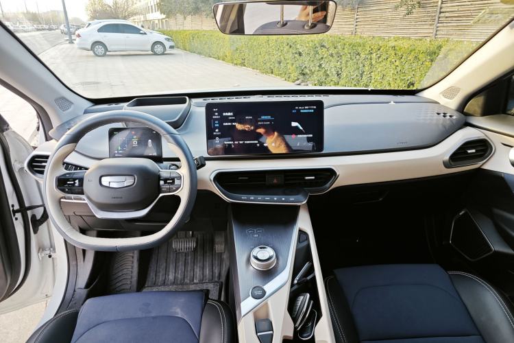 Used Geometry A 2021 Pro Enhanced High-Efficiency Range Version 600 km A600 Cubic Edition Interior 1