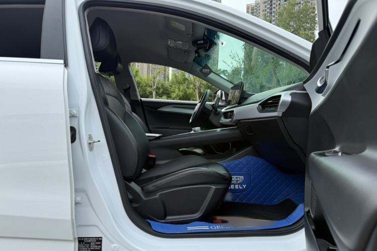 Used Geometry A 2021 Pro Enjoy High-Dimensional Range Edition 430KM A430 Easy-Drive Version Interior 2