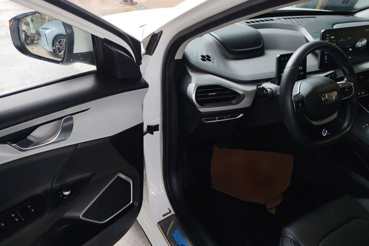 Used Geometry A 2021 Pro Enjoy High-Dimensional Range Edition 430KM A430 Easy-Drive Version Interior 3