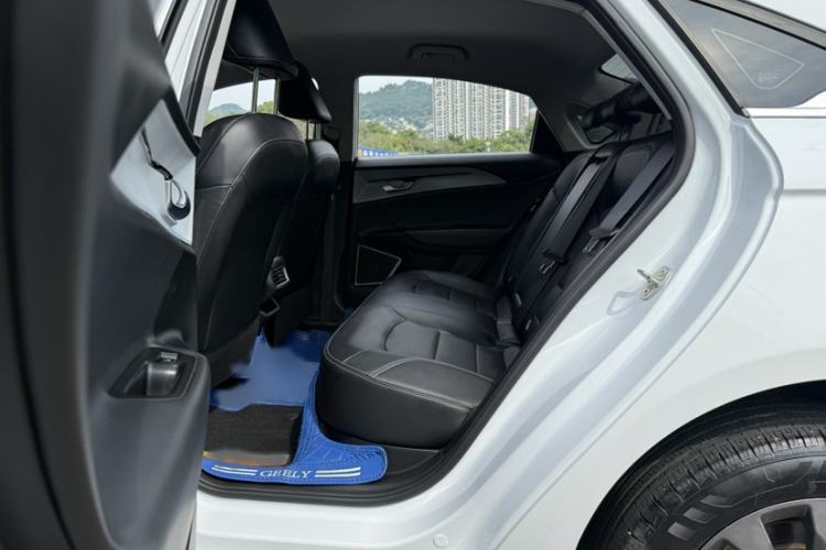 Used Geometry A 2021 Pro Enjoy High-Dimensional Range Edition 430KM A430 Easy-Drive Version Interior 5