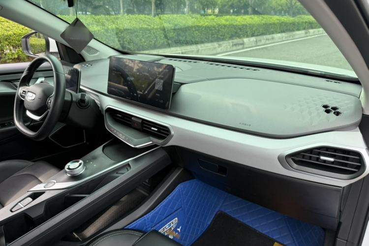 Used Geometry A 2021 Pro Enjoy High-Dimensional Range Edition 430KM A430 Easy-Drive Version Interior 9