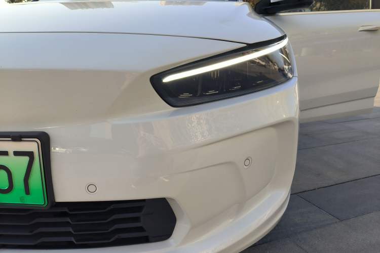 Used Geometry A 2021 Pro Enhanced High-Efficiency Range Version 600KM A600 PowerCube Edition Left Front Headlight