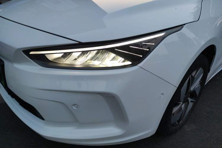 Used Geometry A 2021 Pro Enhanced High-Efficiency Range Version 600KM A600 PowerCube Edition Left Front Headlight
