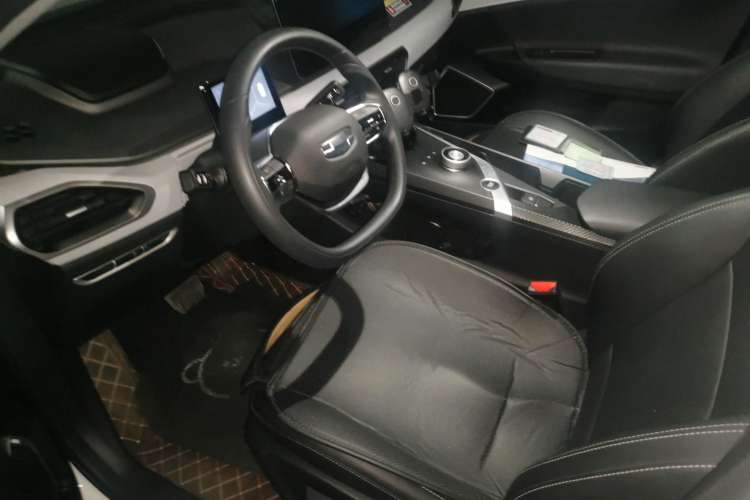 Used Geometry A 2021 Pro Enjoy High-Dimensional Range Edition 430KM A430 Easy-Drive Version Left Front Seat