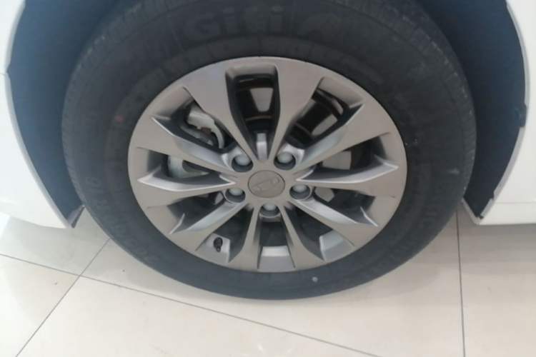 Used Geometry A 2021 Pro Enjoy High-Dimensional Range Edition 430 km A430 Square Version Left Front Wheel Hub