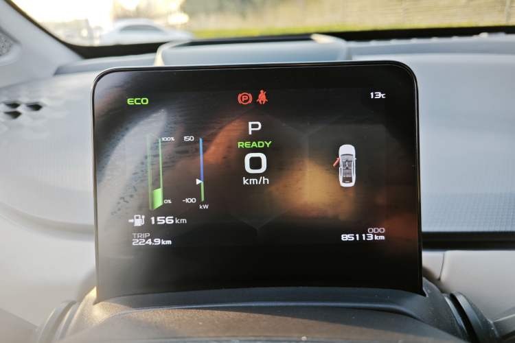 Used Geometry A 2021 Pro Enhanced High-Efficiency Range Version 600 km A600 Cubic Edition Odometer Close Up