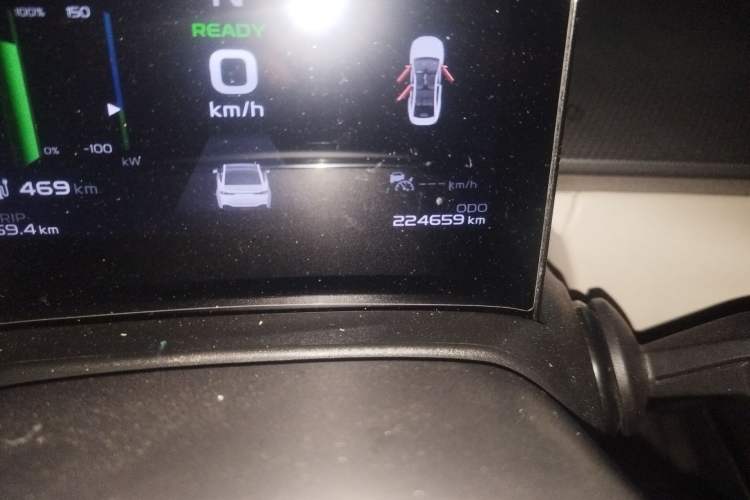Used Geometry A 2021 Pro Enhanced High-Efficiency Range Version 600KM A600 PowerCube Edition Odometer Close Up