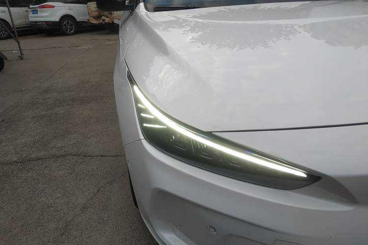 Used Geometry A 2021 Pro Enhanced High-Efficiency Range Version 600KM A600 PowerCube Edition Right Front Headlight