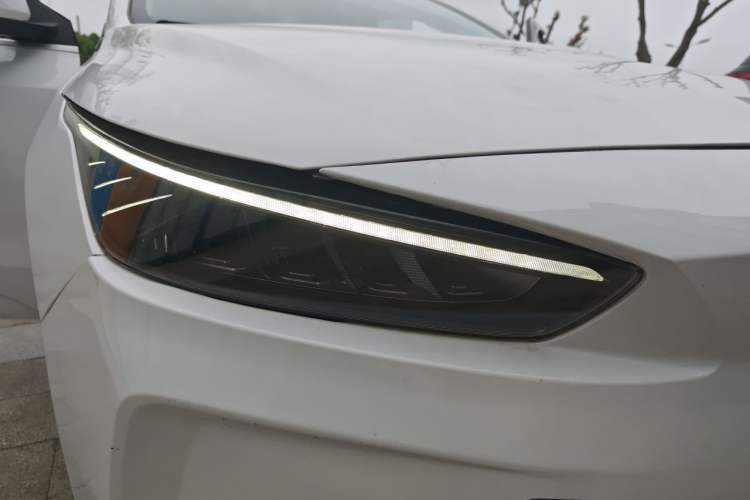 Used Geometry A 2021 Pro Enjoy High-Dimensional Range Edition 430 km A430 Square Version Right Front Headlight