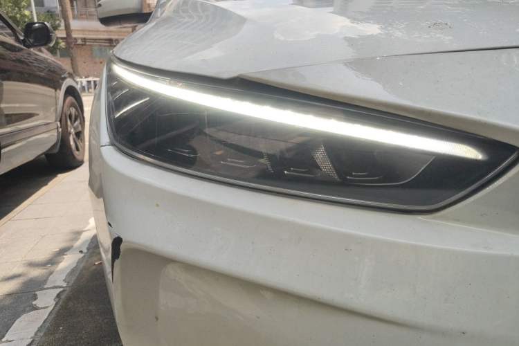 Used Geometry A 2021 Pro Enhanced High-Efficiency Range Version 600 KM A600 Chanyou Edition Right Front Headlight