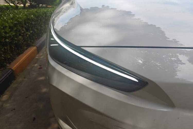 Used Geometry A 2021 Pro Enhanced High-Efficiency Range Version 600KM A600 Asian Games Edition Right Front Headlight