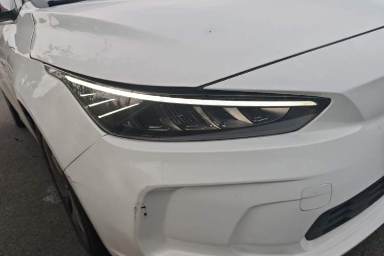 Used Geometry A 2021 Pro Enhanced High-Efficiency Range Version 600KM A600 Asian Games Edition Right Front Headlight
