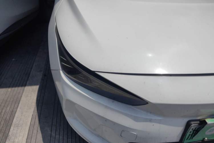 Used Geometry A 2021 Pro Enhanced High-Efficiency Range Version 600KM A600 Asian Games Edition Right Front Headlight