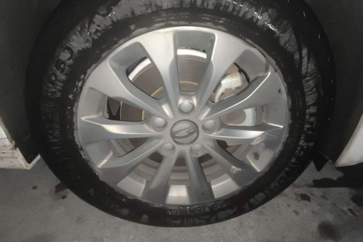 Used Geometry A 2021 Pro Enjoy High-Dimensional Range Edition 430 km A430 Cubic Version Right Front Wheel Hub
