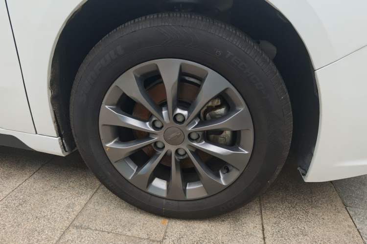 Used Geometry A 2021 Pro Enjoy High-Dimensional Range Edition 430 km A430 Square Version Right Front Wheel Hub