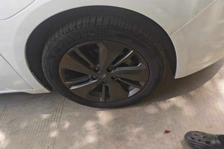 Used Geometry A 2021 Pro Enhanced High-Efficiency Range Version 600KM A600 Asian Games Edition Right Front Wheel Hub