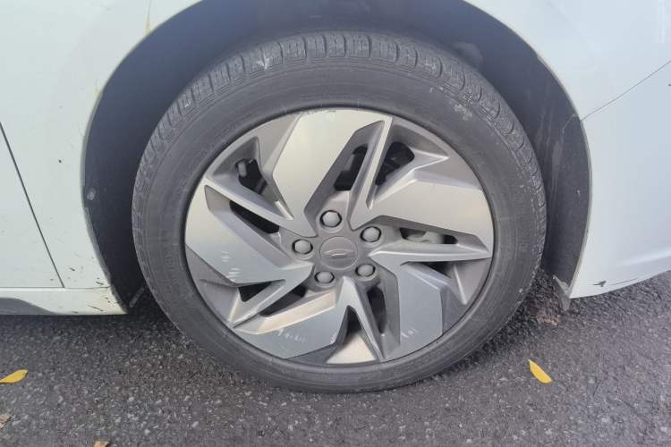 Used Geometry A 2021 Pro Enhanced High-Efficiency Range Version 600KM A600 Asian Games Edition Right Front Wheel Hub