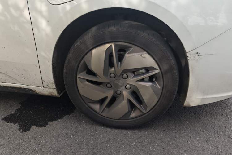 Used Geometry A 2021 Pro Enhanced High-Efficiency Range Version 600KM A600 Asian Games Edition Right Front Wheel Hub