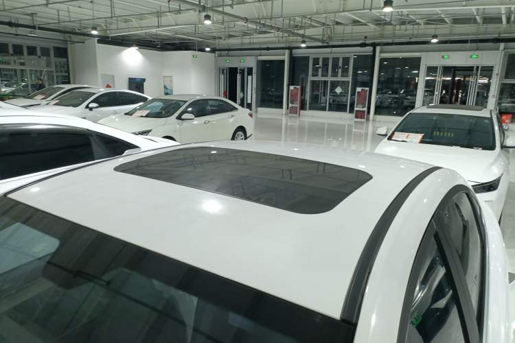 Used Geometry A 2021 Pro Enhanced High-Efficiency Range Version 600KM A600 Asian Games Edition Roof