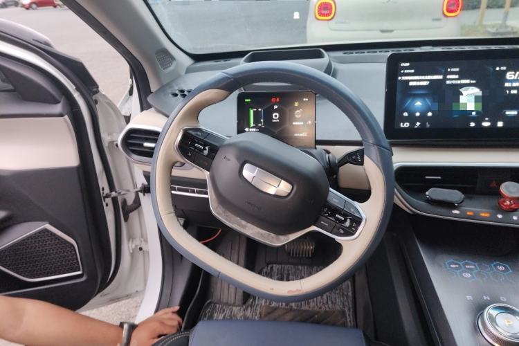 Used Geometry A 2021 Pro Enhanced High-Efficiency Range Version 600 km A600 Cubic Edition Steering Wheel