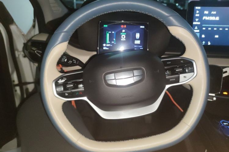 Used Geometry A 2021 Pro Enhanced High-Efficiency Range Version 600 km A600 Cubic Edition Steering Wheel