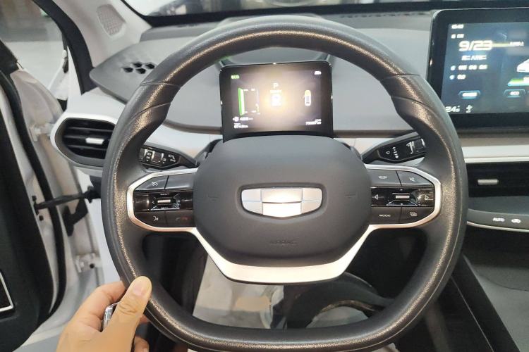Used Geometry A 2021 Pro Enjoy High-Dimensional Range Edition 430 km A430 Square Version Steering Wheel