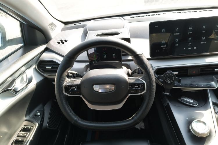 Used Geometry A 2021 Pro Enjoy High-Dimensional Range Edition 430 km A430 Square Version Steering Wheel
