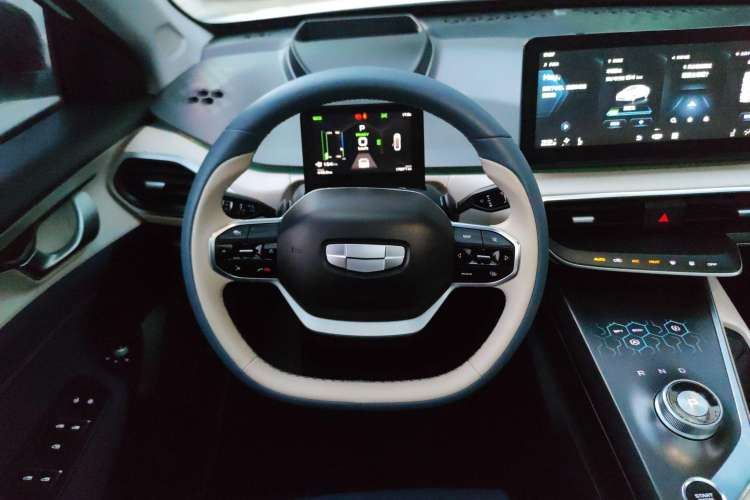 Used Geometry A 2021 Pro Enhanced High-Efficiency Range Version 600KM A600 PowerCube Edition Steering Wheel