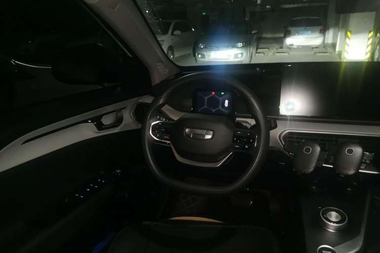 Used Geometry A 2021 Pro Enjoy High-Dimensional Range Edition 430KM A430 Easy-Drive Version Steering Wheel
